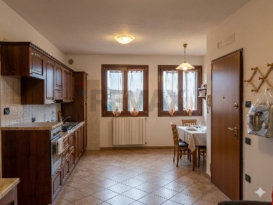 Foto Appartamento in Via Lorenzetti 8, Angolo Terme Centro di 100 m²