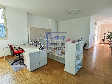 Foto Ufficio in Strada Langhirano, Parma Campus - Gaione di 90 m²