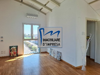 Foto Ufficio in Strada Langhirano, Parma Campus - Gaione di 90 m²