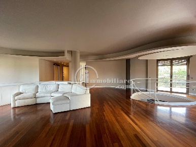 Foto Appartamento in corso xx settembre, Busto Arsizio Frati di 223 m²