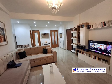 Foto Appartamento in Via Cernaia, Paderno Dugnano di 90 m² con 3 locali