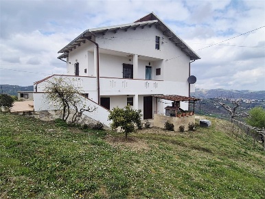 Foto Villa unifamiliare in Contrada Borea Santa Maria, Centro di 165 m²
