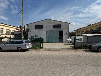 Foto Capannone industriale in VIA ENZO FERRARI 30 A, Sabaudia di 400 m²