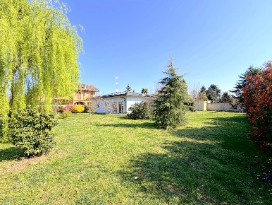 Foto Villa singola a Casorezzo di 158 m² con 6 locali in vendita