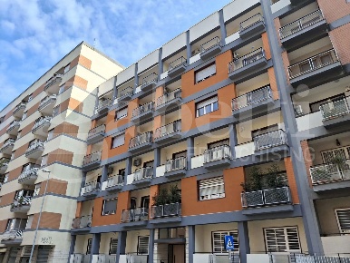 Foto Appartamento in Luigi Ricchioni, Bari Carrassi di 124 m² con 4 locali