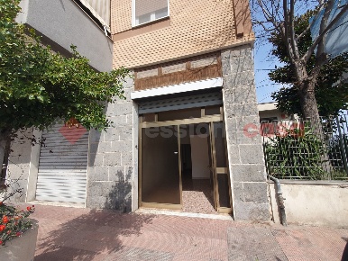 Foto Negozio in Viale Japigia 170/B, Bari Japigia di 36 m² con 1 locali