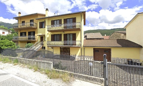 Foto Casa indipendente in Via S.S.17 bis Assergi 39, L'Aquila di 205 m²