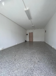 Foto Locale commerciale in Viale Maiella 23/A, Francavilla al Mare Centro