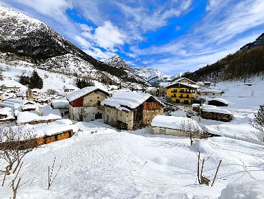 Foto Casa indipendente in Via Saretto 6, Pietraporzio Centro di 159 m²