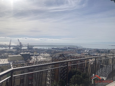 Foto Appartamento in VIA SAMO 4, Genova Sestri Ponente di 101 m² in affitto