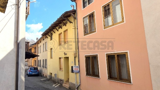 Foto Case semi ndipendenti a Recoaro Terme Centro di 203 m² con 6 locali