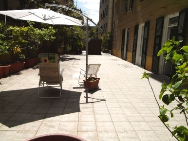Foto Appartamento in Via Caffaro 32A, Genova Foce di 85 m² con 5 locali