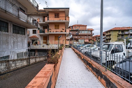 Foto Appartamento in Via Salvo D'Acquisto 42, Aci Catena Centro di 114 m²