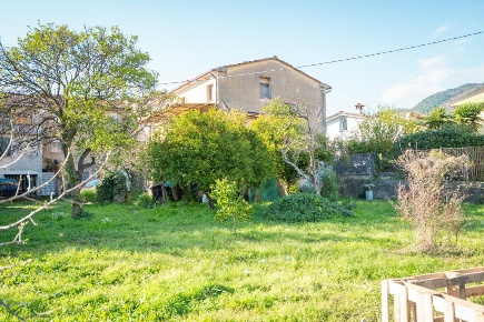 Foto Casale a Massa Turano di 400 m² con 10 locali in vendita