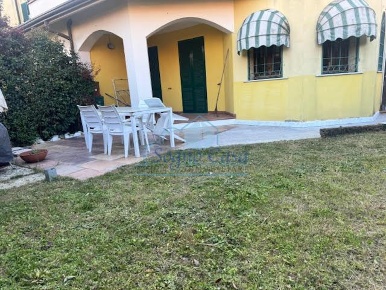 Foto Appartamento a Luni Avenza di 98 m² con 4 locali in vendita