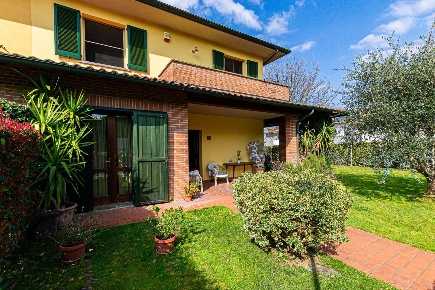 Foto Villa a schiera a Montopoli in Val d'Arno Castel Del Bosco di 160 m²