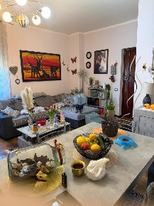 Foto Appartamento a Castelnuovo Magra Centro di 80 m² con 4 locali