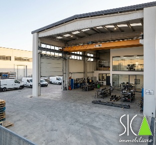 Foto Capannone industriale a Massa di 1400 m² in vendita