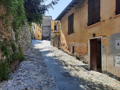 Foto Appartamento in Via Pontano 37, Castiglione Chiavarese Castiglione