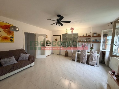 Foto Appartamento in Via Bulgaria 7, Livorno Scopaia di 106 m² con 5 locali