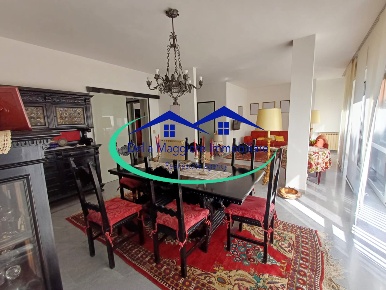 Foto Appartamento in via montebello, Livorno di 166 m² con 8 locali