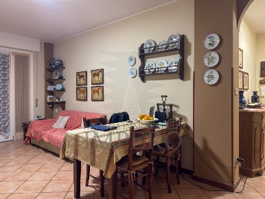 Foto Appartamento in Via degli Amici 5, Bordighera di 76 m² con 4 locali