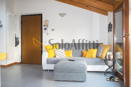 Foto Appartamento a Cabiate di 90 m² con 3 locali in affitto
