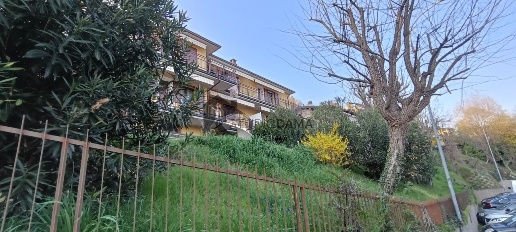 Foto Appartamento in via dei colli, Soiano del Lago di 102 m² con 3 locali
