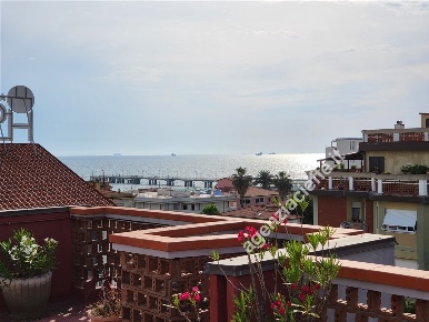 Foto Attico a Massa Marina di Massa Centro di 140 m² con 6 locali