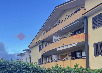 Foto Appartamento in Via Arbustella 0, Vitulazio di 115 m² con 5 locali