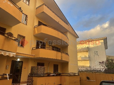 Foto Appartamento in Via Arbustella 0, Vitulazio di 115 m² con 5 locali