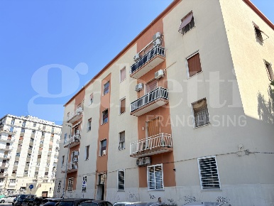 Foto Appartamento in Via APULIA 1, Bari Japigia di 110 m² con 3 locali
