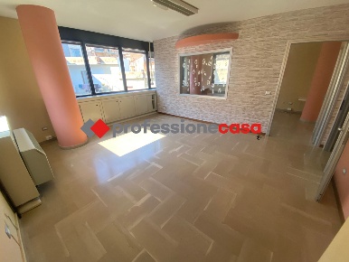 Foto Ufficio in Via Santa Croce 9, San Nicola la Strada di 66 m² in affitto