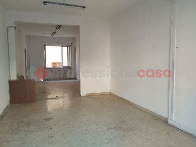 Foto Negozio in Via Ponte 22, Ceccano Centro di 40 m² con 1 locali