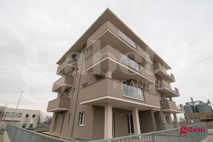 Foto Appartamento in Via Bertoni, Saluzzo di 130 m² con 4 locali in vendita