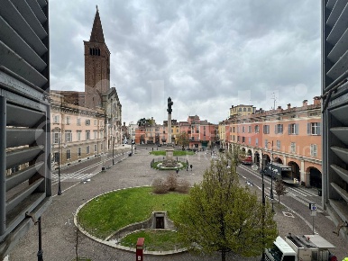 Foto Casa indipendente in Piazza duomo 26, Piacenza Centro Storico