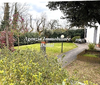 Foto Rustico in Via del Lago, Barberino di Mugello di 86 m² con 4 locali