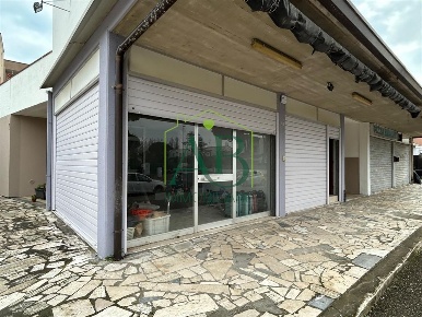 Foto Negozio a Ravenna di 40 m² con 2 locali in vendita