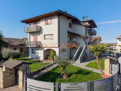 Foto Appartamento in via della pace, Bolgare Centro di 168 m² con 4 locali