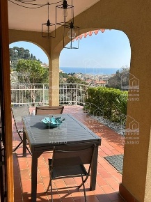 Foto Appartamento in via loreto alta 4, Alassio di 100 m² in affitto