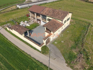 Foto Casa indipendente in STRADA STATALE 498, Martinengo di 282 m²