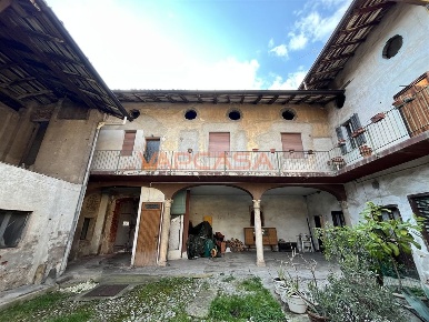 Foto Casa indipendente in VIA LOCATELLI, Martinengo Centro di 200 m²
