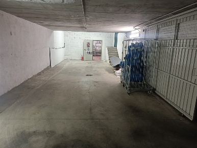 Foto Box a Como Camerlata - Rebbio di 130 m² con 1 locali in vendita