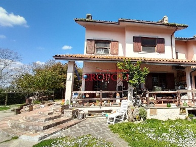 Foto Villa bifamiliare in Via del Pontone Lungo, Manziana di 254 m²