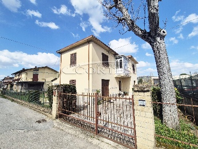 Foto Casa indipendente in Via Servitelle, Umbertide di 115 m² con 4 locali