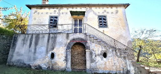 Foto Rustico a Subbiano di 420 m² con 8 locali in vendita