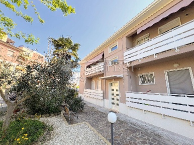 Foto Appartamento in Via Giovanni Maria Feltrini 9, Senigallia di 90 m²