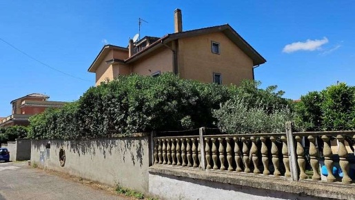 Foto Appartamento in Via Bernardino dei Vitali 16, Roma Trigoria di 219 m²
