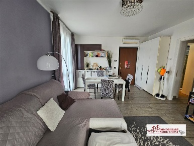 Foto Appartamento in Via Clara Maffei, Sedriano di 100 m² con 3 locali