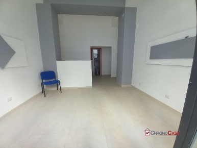 Foto Locale commerciale in via cavalluccio, Messina Centro Storico di 32 m²
